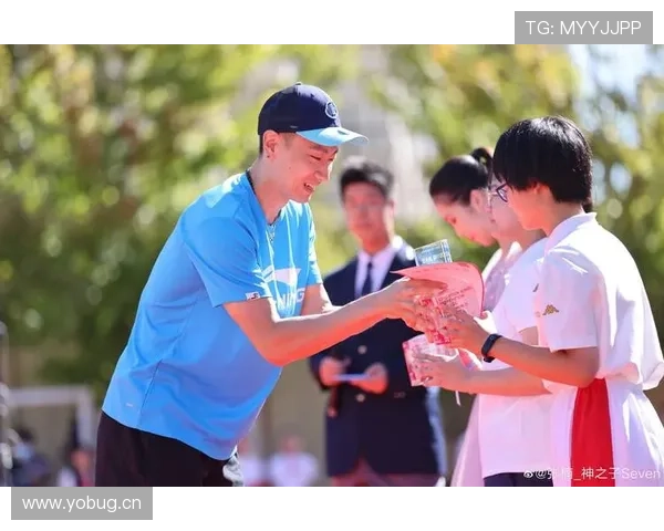 张楠家的冰箱里塞满蛋白粉，邻居以为他开健身房