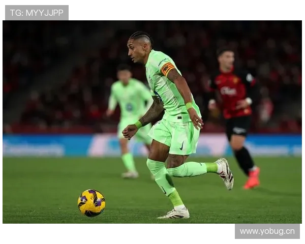 莱万数据含金量争议：赛场贡献是否匹配数据输出？